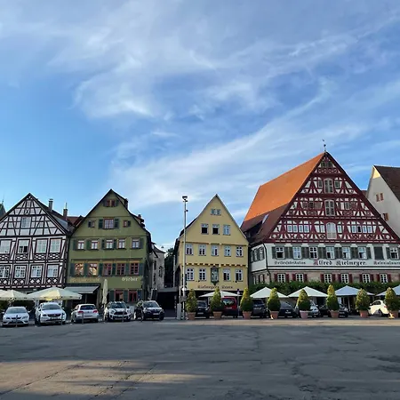 Secondhome Stuttgart: Modern Near Esslingen's Historic Center Apartment