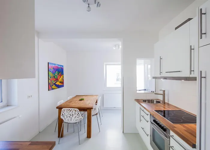 Secondhome Stuttgart - Sehr Schoene Und Moderne Nahe Dem Historischen Stadtkern Von Esslingen An Apartamento