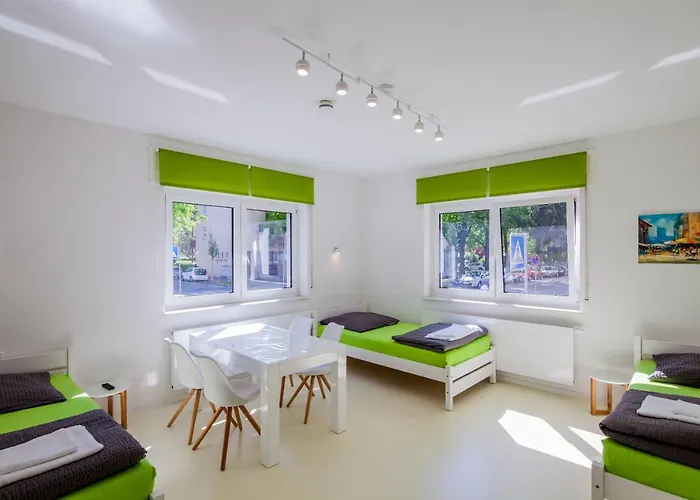 Secondhome Stuttgart - Sehr Schoene Und Moderne Nahe Dem Historischen Stadtkern Von Esslingen An Apartamento